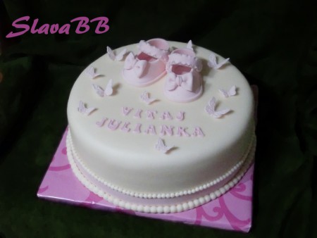 Torta "Krst Julianka - Baptism Cake for Baby Girl " cesto: vanilkové plnka: karamelová a kávová ovocie: banány váha: 5,3 kg